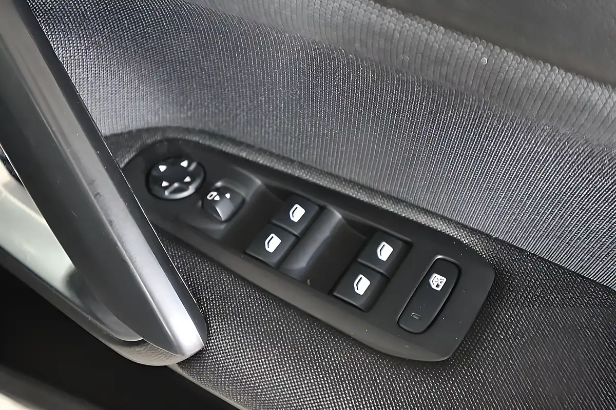 Used 2019 Peugeot 308 Allure Grey - Interior and Exterior details 20