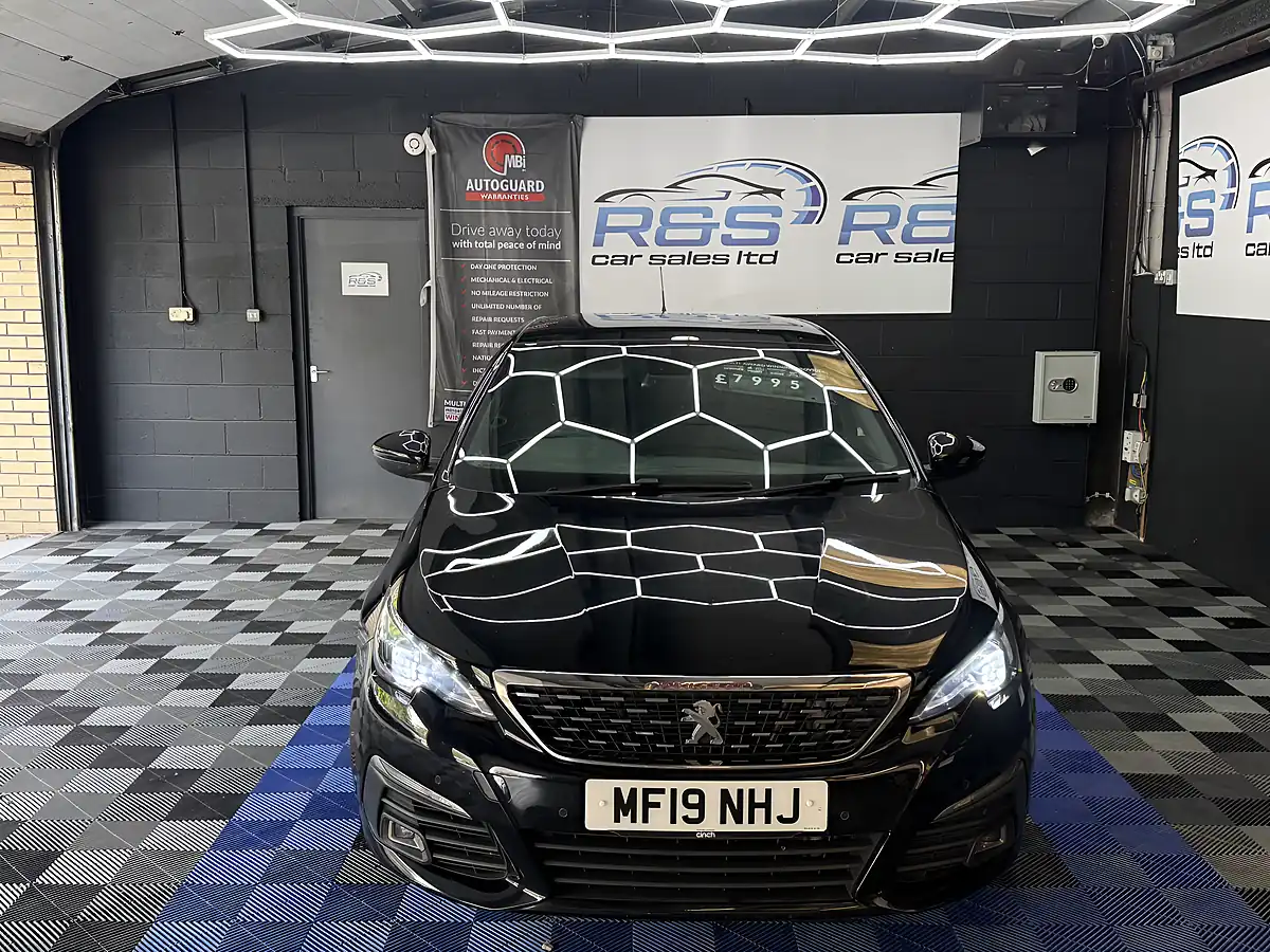 Used 2019 Peugeot 308 GT Line Black - Interior and Exterior details 4