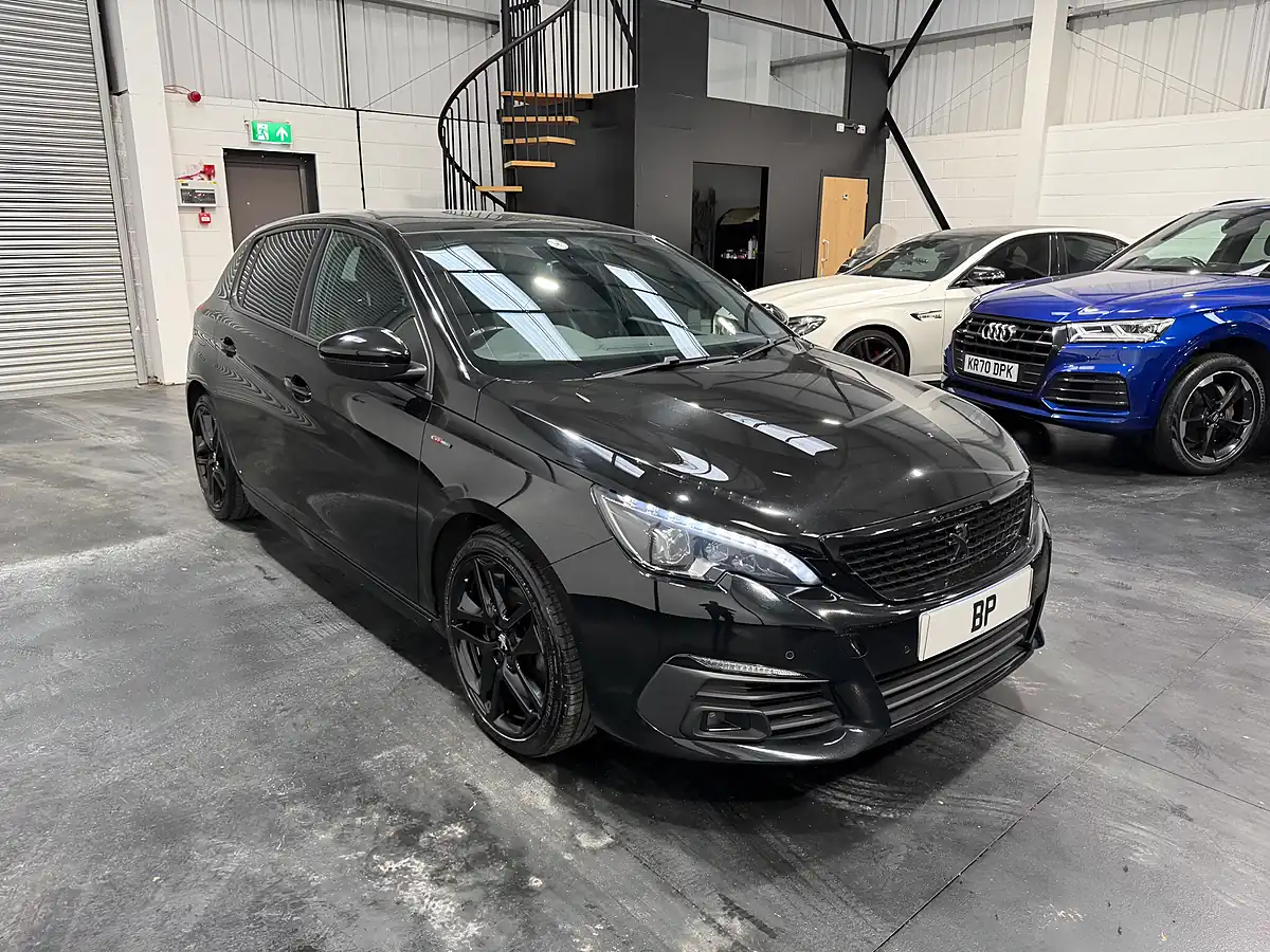 Used 2019 Peugeot 308 GT Line Black - Front View