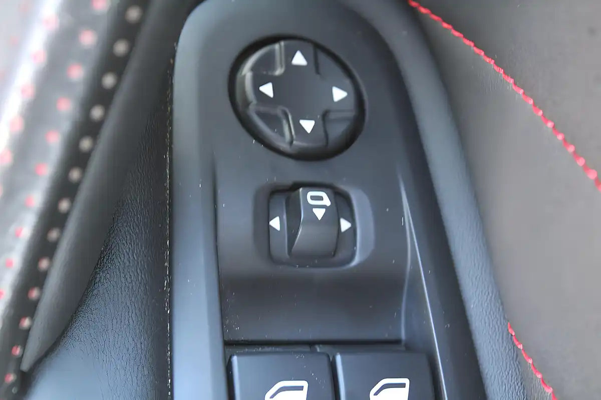 Used 2019 Peugeot 308 GT Line Blue - Interior and Exterior details 11