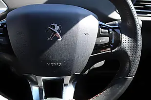 Used 2019 Peugeot 308 GT Line Blue - Interior and Exterior details 17
