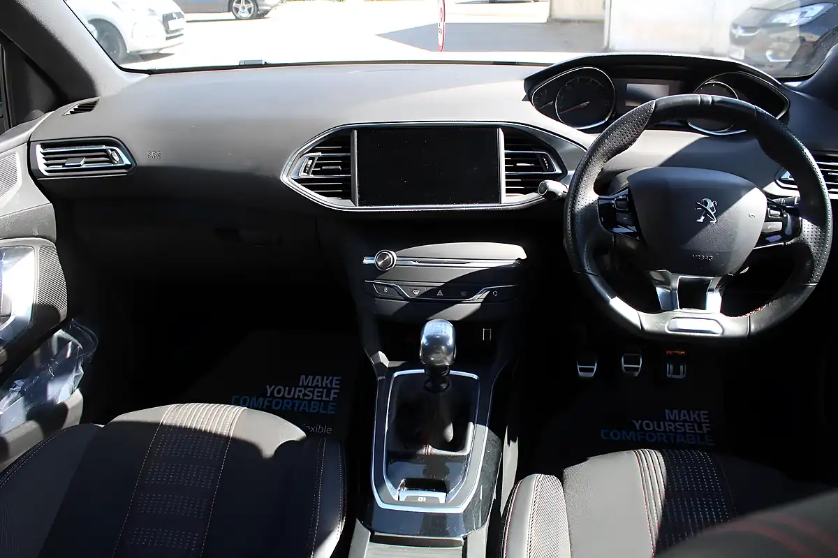 Used 2019 Peugeot 308 GT Line Blue - Interior and Exterior details 19