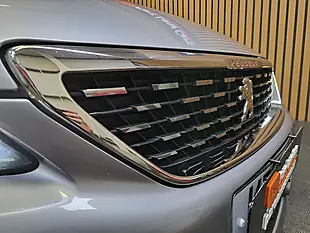 Used 2019 Peugeot 308 GT Line Cumulus Grey Metallic - Interior and Exterior details 6