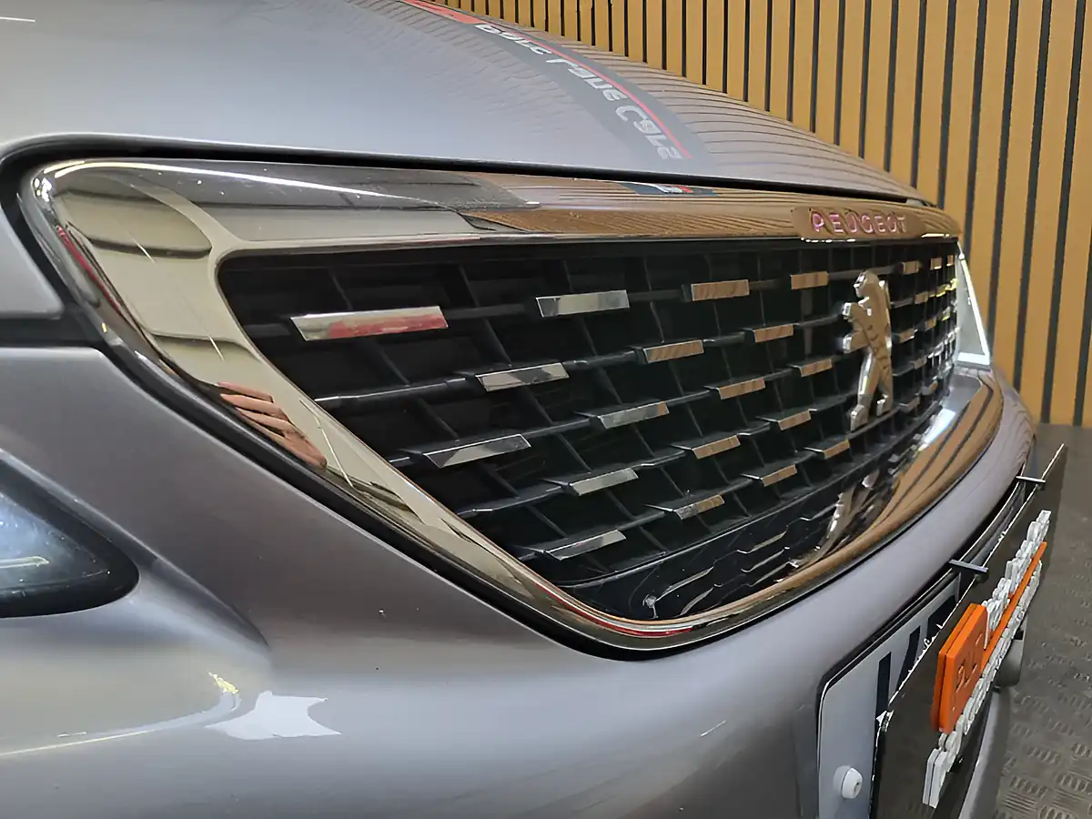 Used 2019 Peugeot 308 GT Line Cumulus Grey Metallic - Interior and Exterior details 6