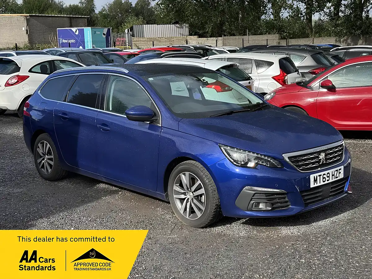 Used 2019 Peugeot 308 Sw Allure Blue - Front View