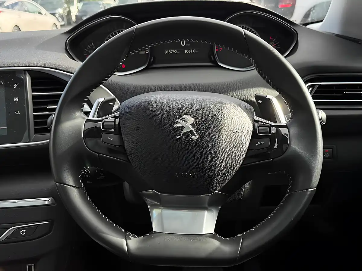 Used 2019 Peugeot 308 Sw Allure Blue - Interior and Exterior details 15