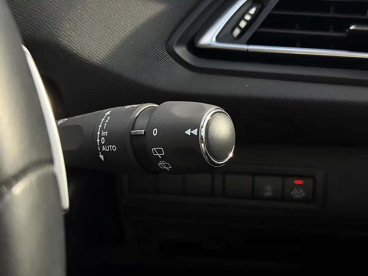 Used 2019 Peugeot 308 Sw Allure Blue - Interior and Exterior details 19