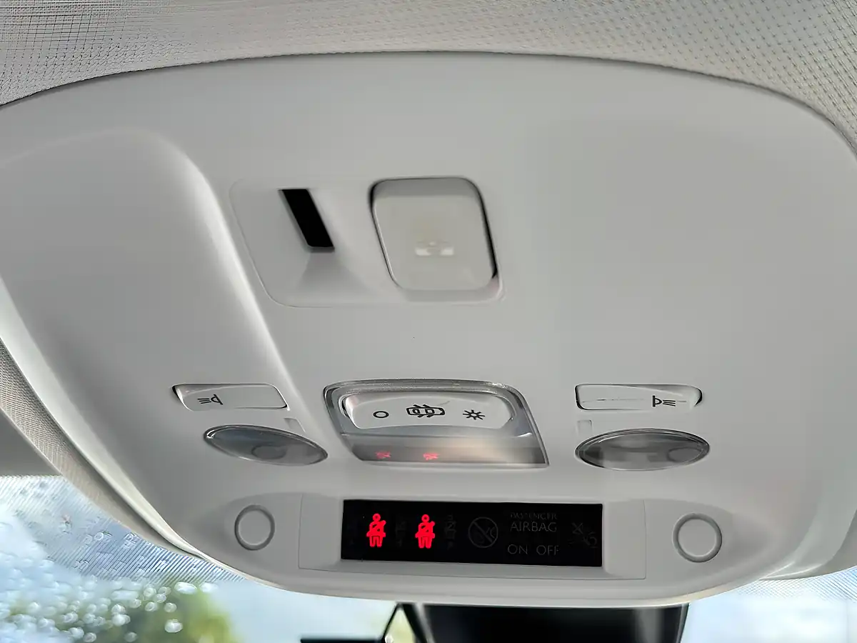Used 2019 Peugeot 308 Sw Allure Blue - Interior and Exterior details 20