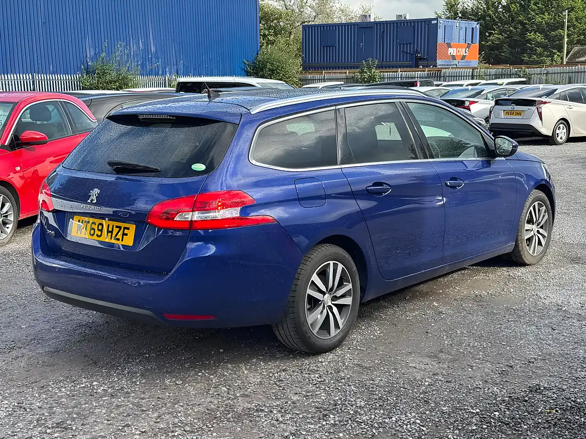 Used 2019 Peugeot 308 Sw Allure Blue - Interior and Exterior details 7