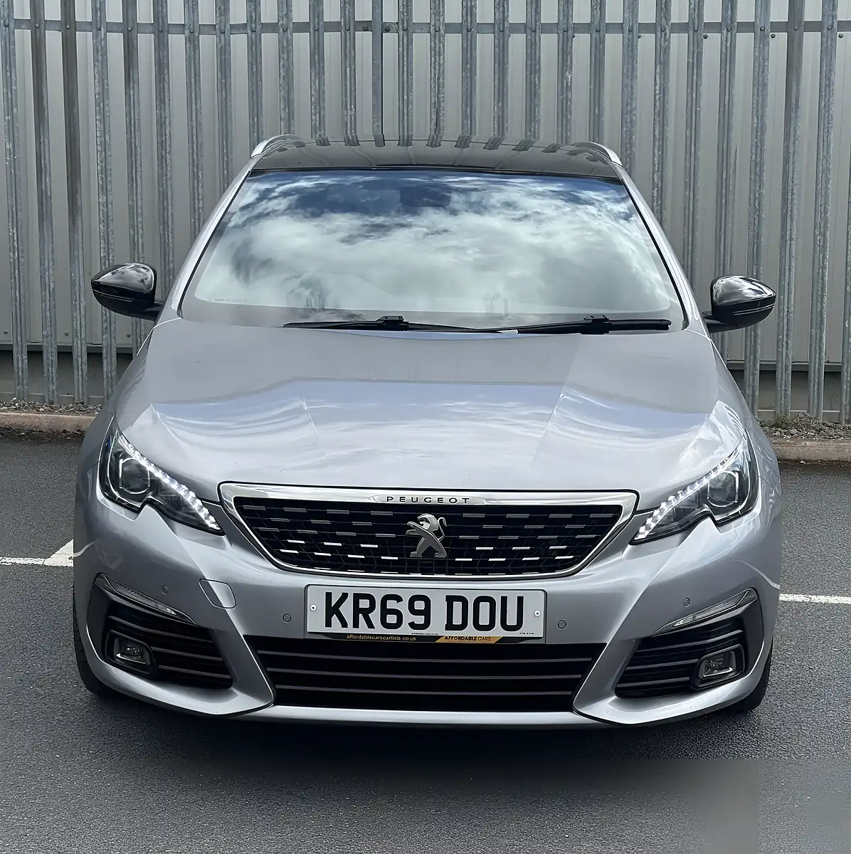 Used 2019 Peugeot 308 Sw GT Line Grey - Interior and Exterior details 3