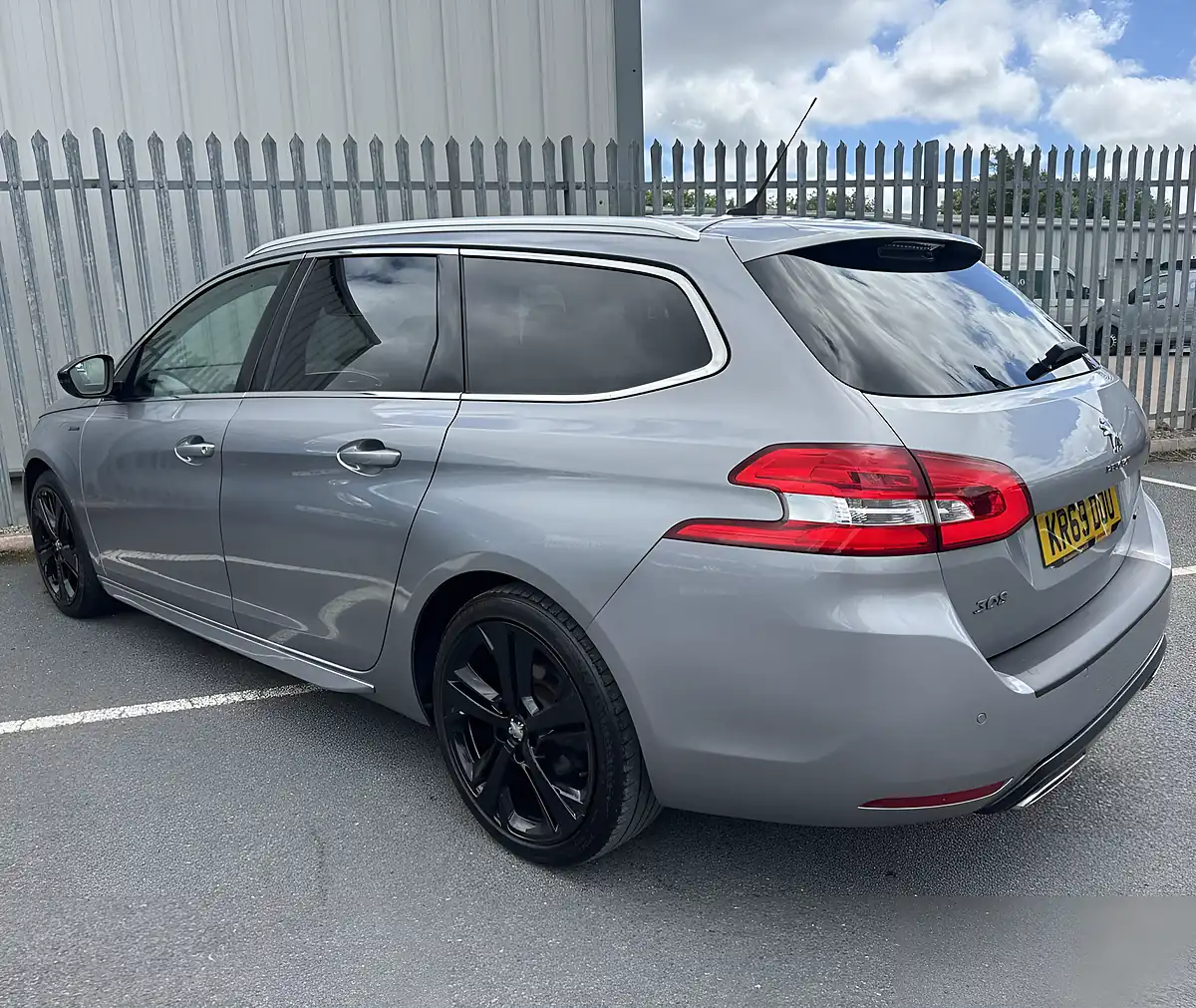 Used 2019 Peugeot 308 Sw GT Line Grey - Interior and Exterior details 4