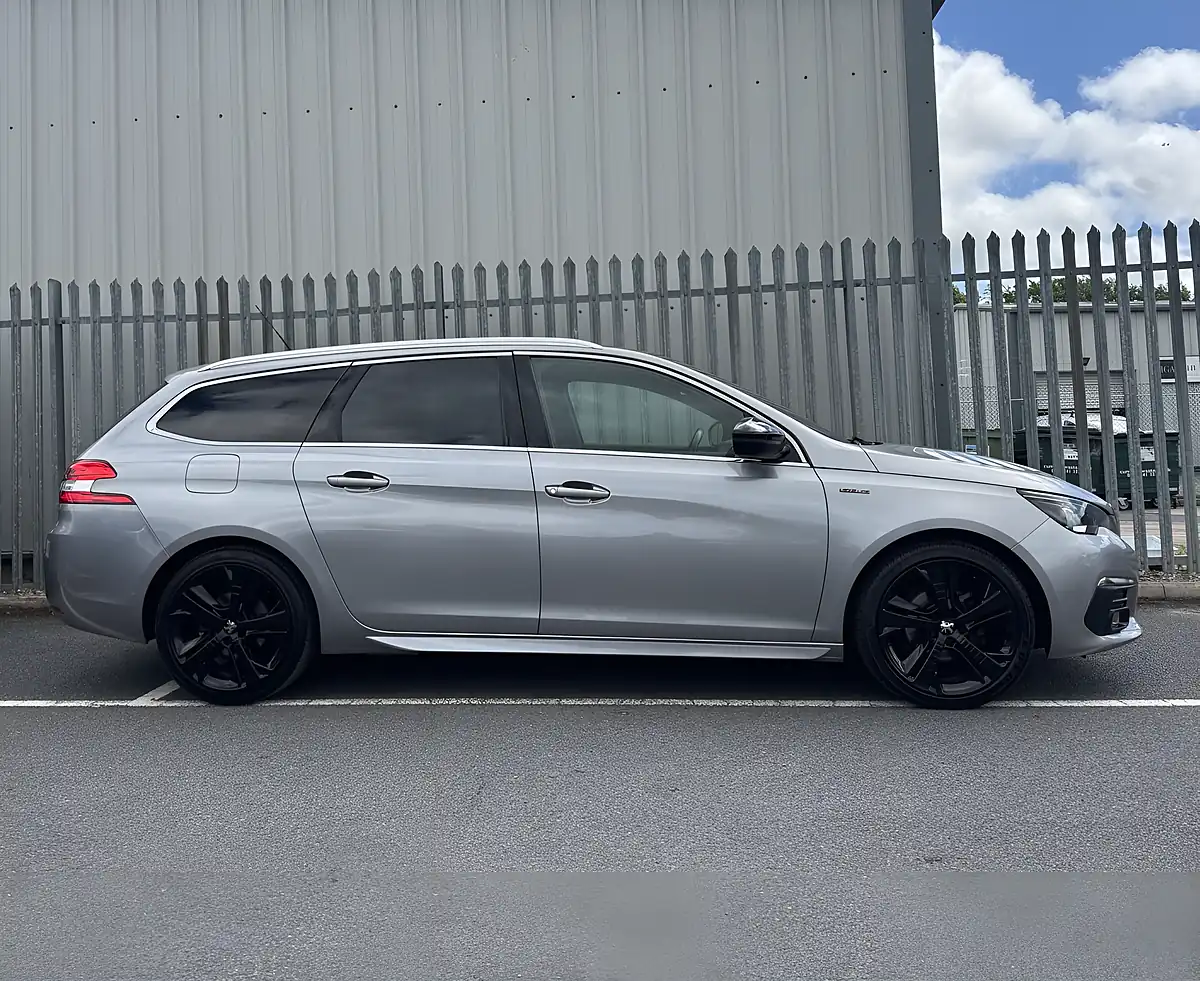 Used 2019 Peugeot 308 Sw GT Line Grey - Interior and Exterior details 7