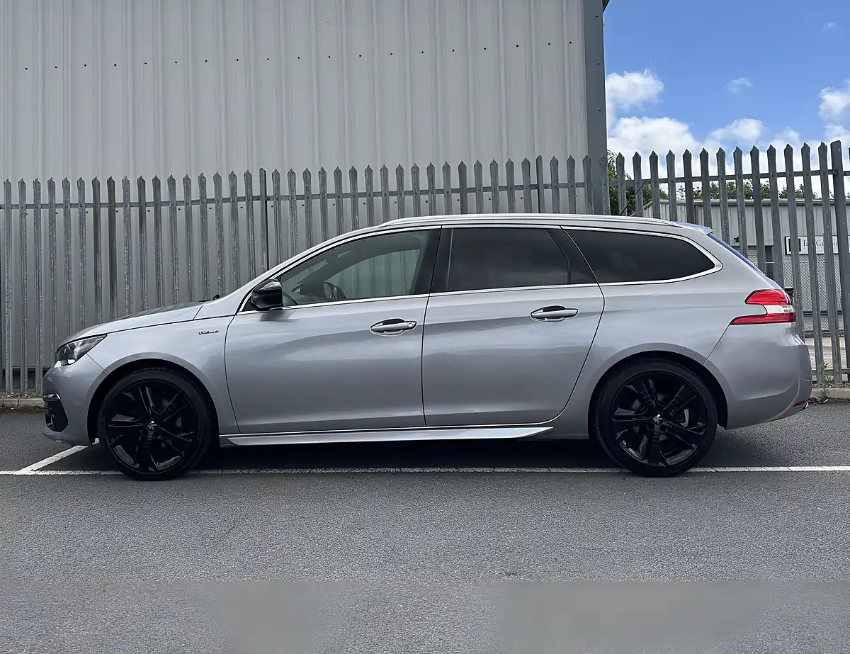 Used 2019 Peugeot 308 Sw GT Line Grey - Interior and Exterior details 8