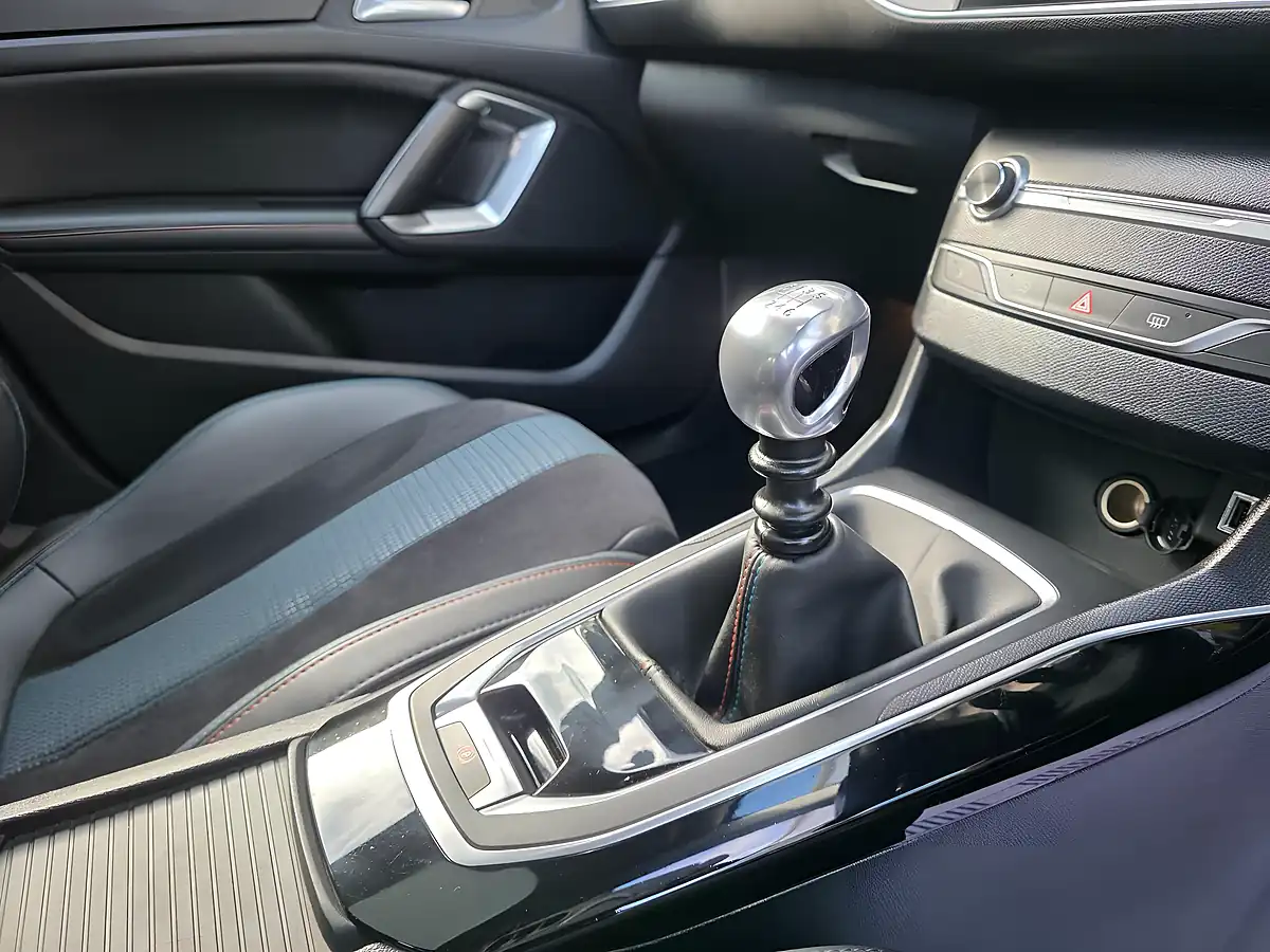 Used 2019 Peugeot 308 Tech Edition Blue - Interior and Exterior details 19
