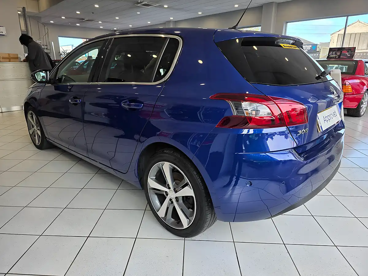Used 2019 Peugeot 308 Tech Edition Blue - Interior and Exterior details 4