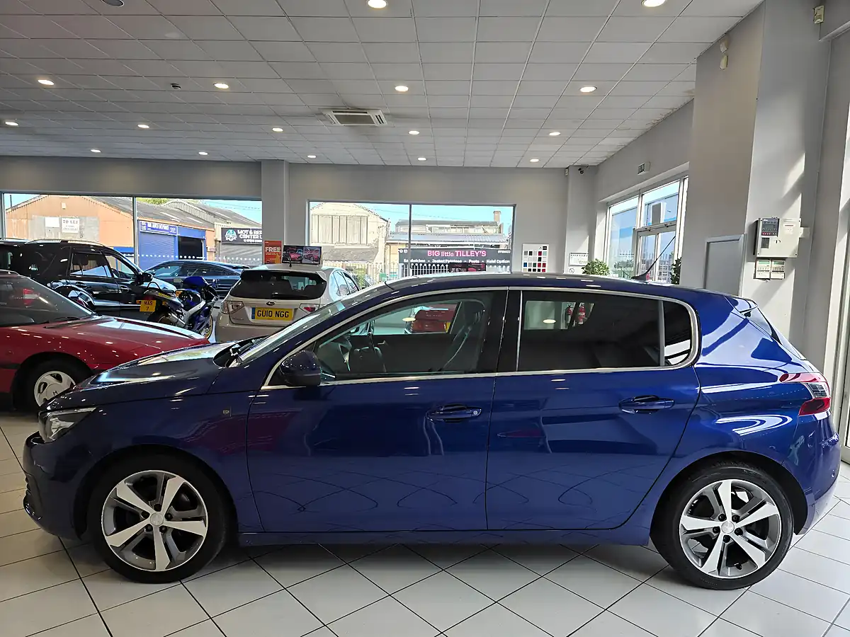 Used 2019 Peugeot 308 Tech Edition Blue - Interior and Exterior details 7