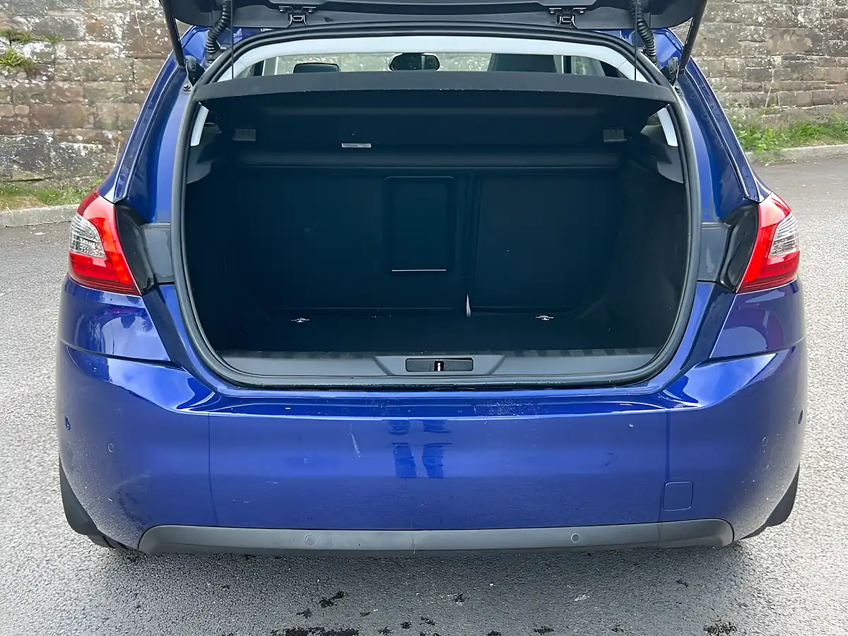 Used 2019 Peugeot 308 Tech Edition Twilight Blue - Interior and Exterior details 12