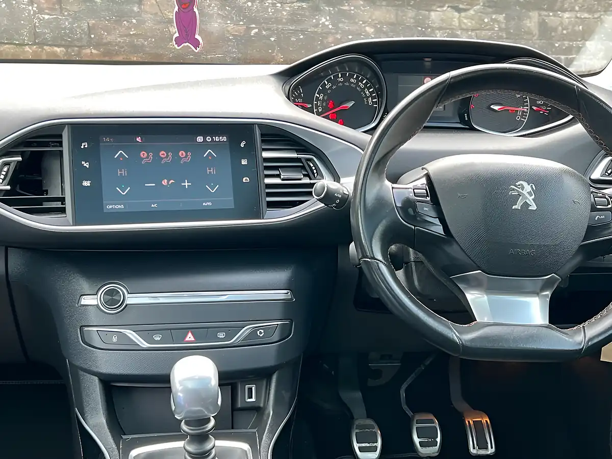 Used 2019 Peugeot 308 Tech Edition Twilight Blue - Interior and Exterior details 16