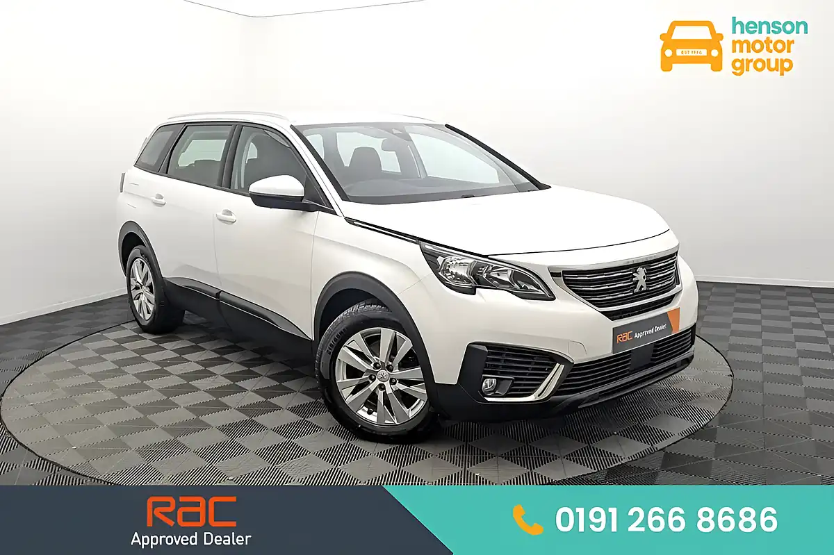 Used 2019 Peugeot 5008 Active White - Front View