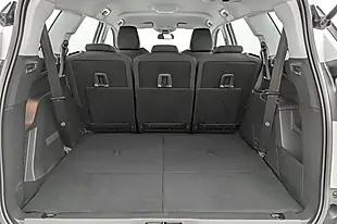 Used 2019 Peugeot 5008 Active White - Interior and Exterior details 12