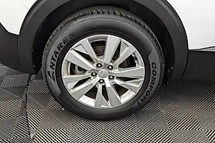 Used 2019 Peugeot 5008 Active White - Interior and Exterior details 19