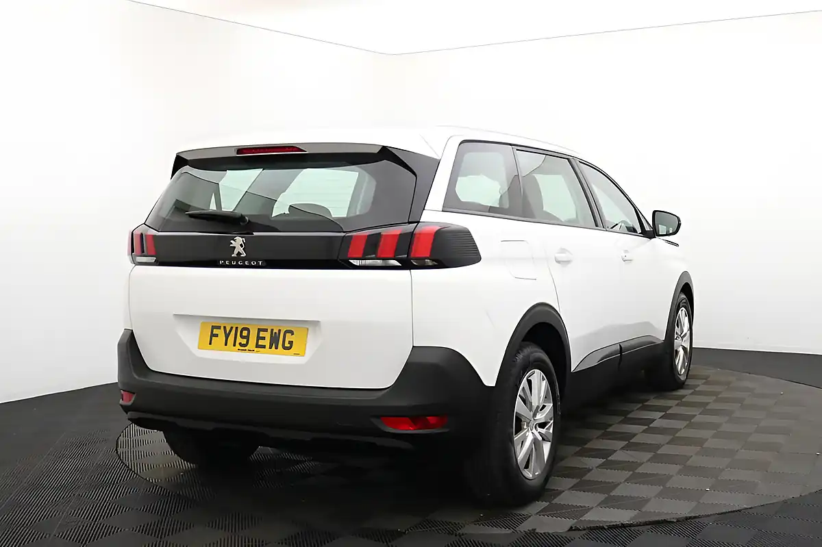 Used 2019 Peugeot 5008 Active White - Interior and Exterior details 3