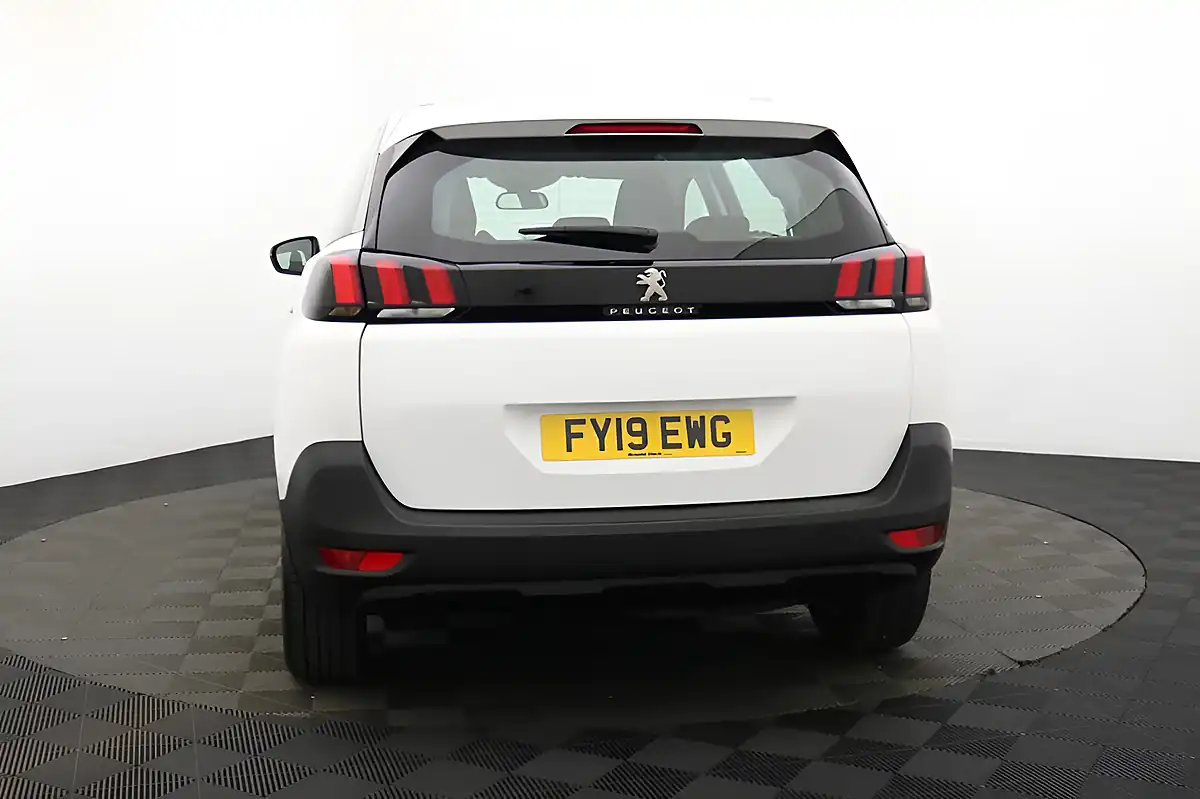 Used 2019 Peugeot 5008 Active White - Interior and Exterior details 4
