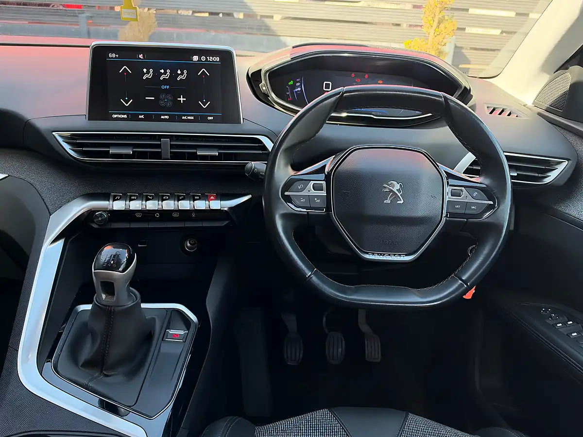 Used 2019 Peugeot 5008 Allure Grey - Interior and Exterior details 13