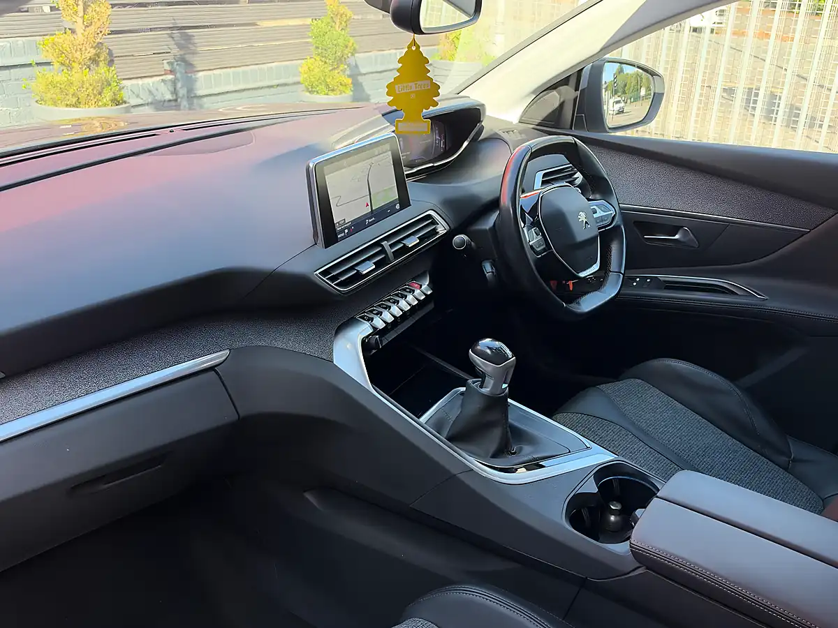 Used 2019 Peugeot 5008 Allure Grey - Interior and Exterior details 18