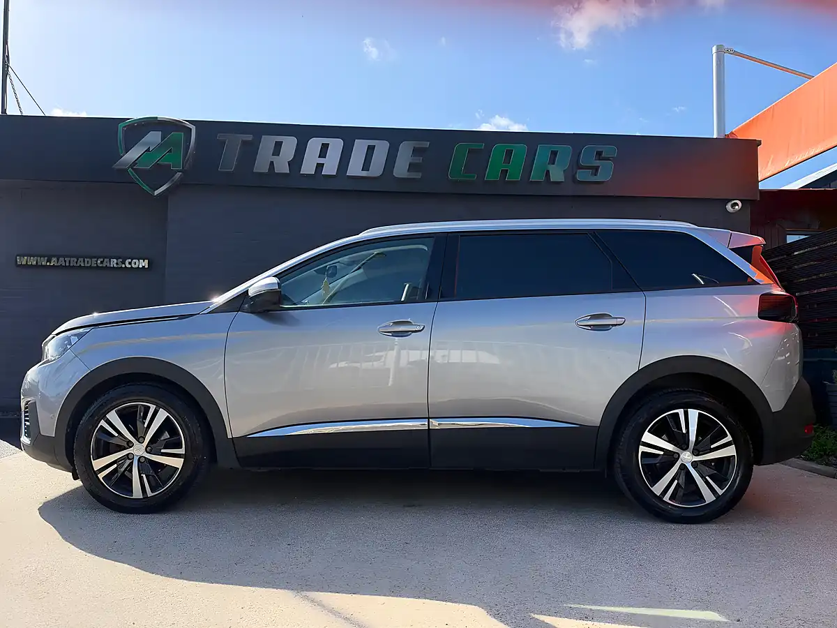 Used 2019 Peugeot 5008 Allure Grey - Interior and Exterior details 4