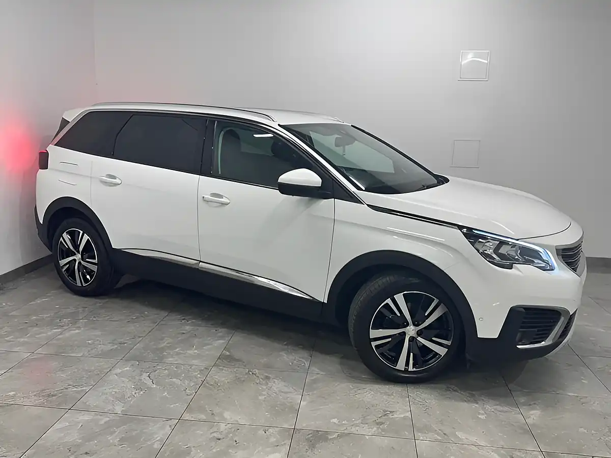 Used 2019 Peugeot 5008 Allure White - Interior and Exterior details 2