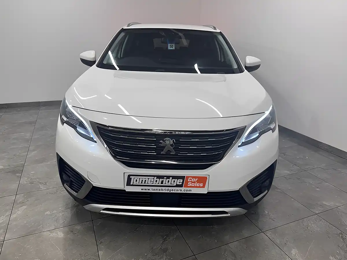 Used 2019 Peugeot 5008 Allure White - Interior and Exterior details 3