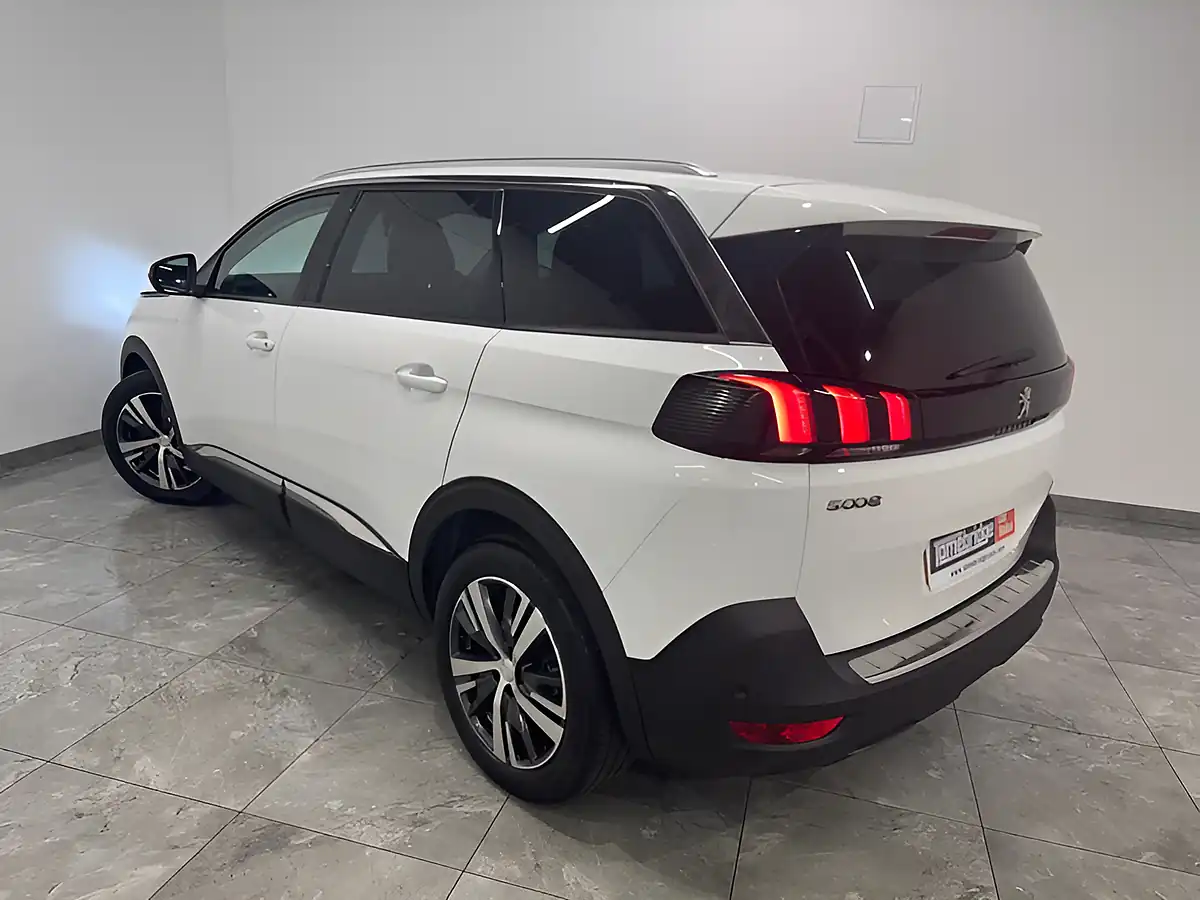 Used 2019 Peugeot 5008 Allure White - Interior and Exterior details 5