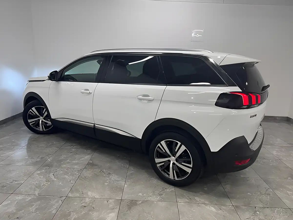 Used 2019 Peugeot 5008 Allure White - Interior and Exterior details 6