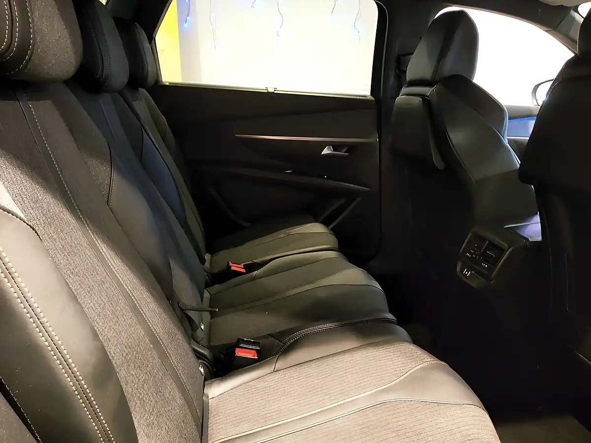 Used 2019 Peugeot 5008 GT Line Green - Interior and Exterior details 10