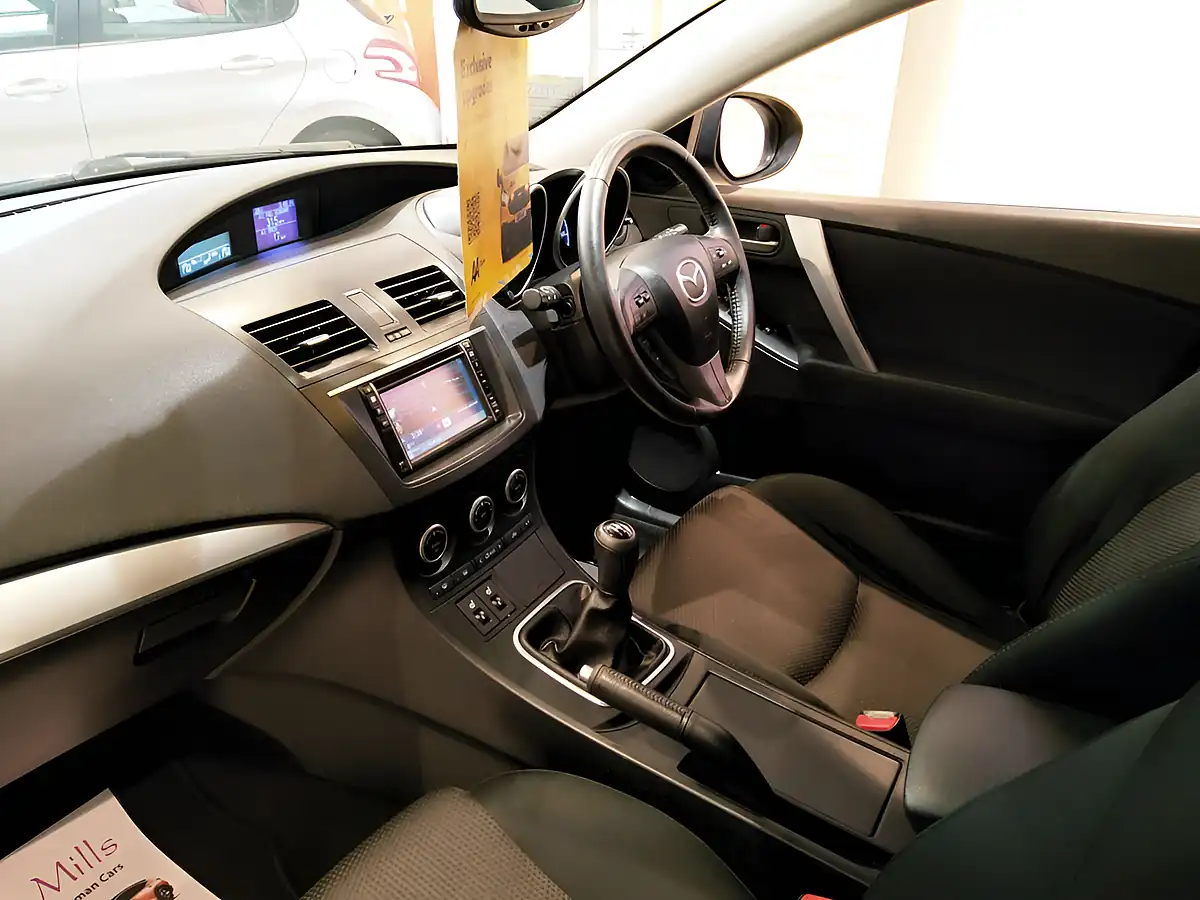 Used 2019 Peugeot 5008 GT Line Green - Interior and Exterior details 11