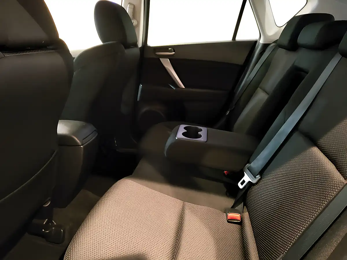 Used 2019 Peugeot 5008 GT Line Green - Interior and Exterior details 13