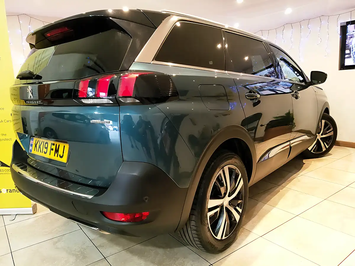 Used 2019 Peugeot 5008 GT Line Green - Interior and Exterior details 15