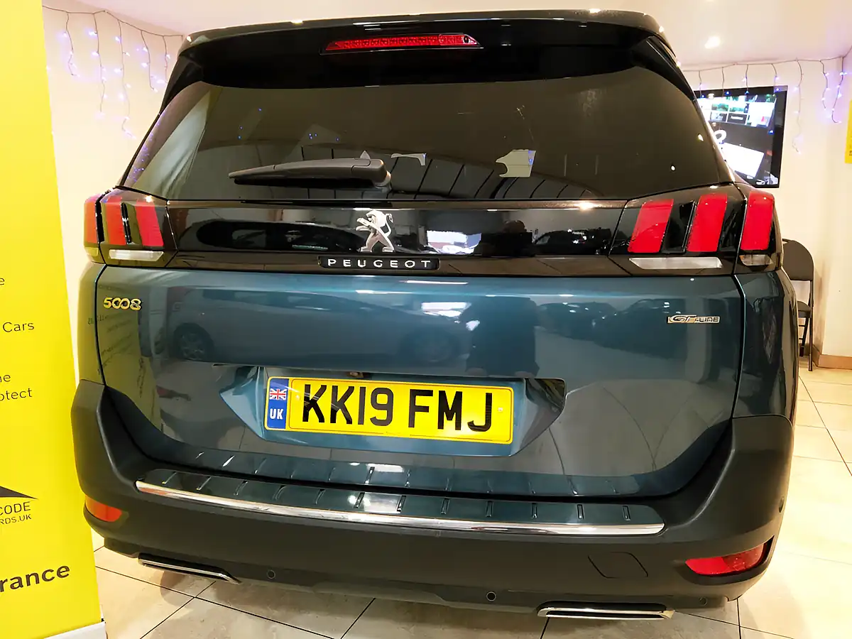 Used 2019 Peugeot 5008 GT Line Green - Interior and Exterior details 17