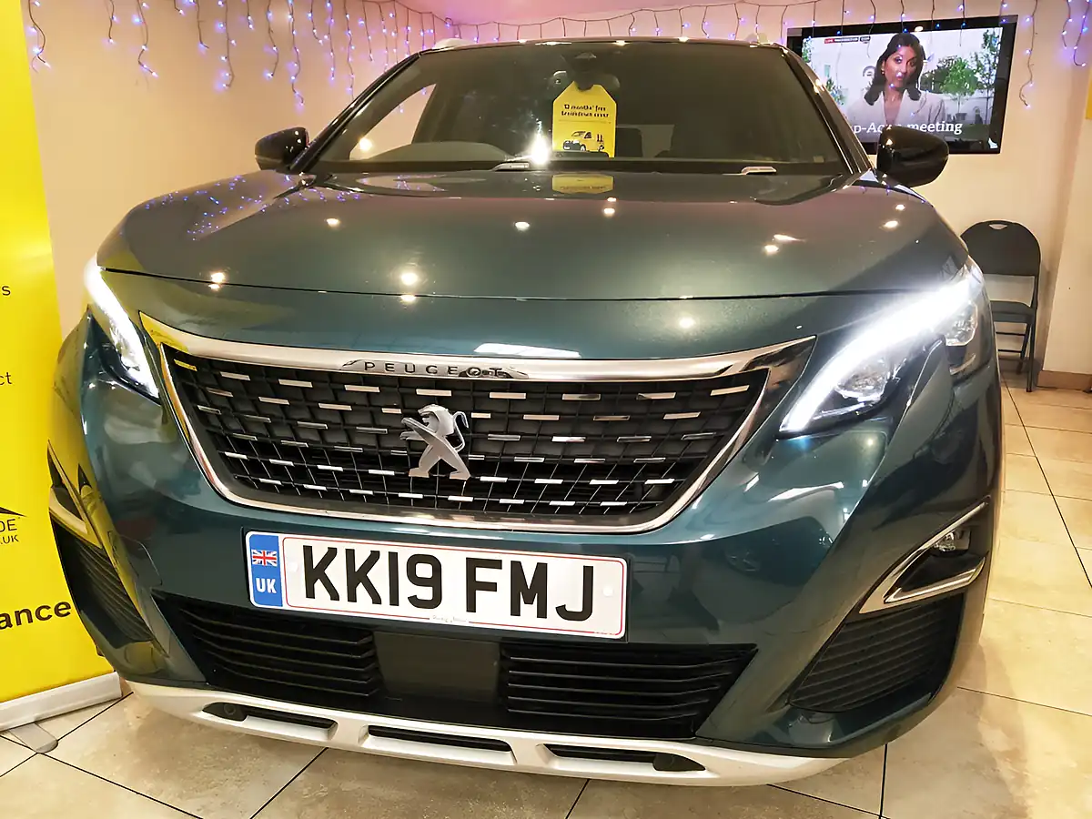 Used 2019 Peugeot 5008 GT Line Green - Interior and Exterior details 4