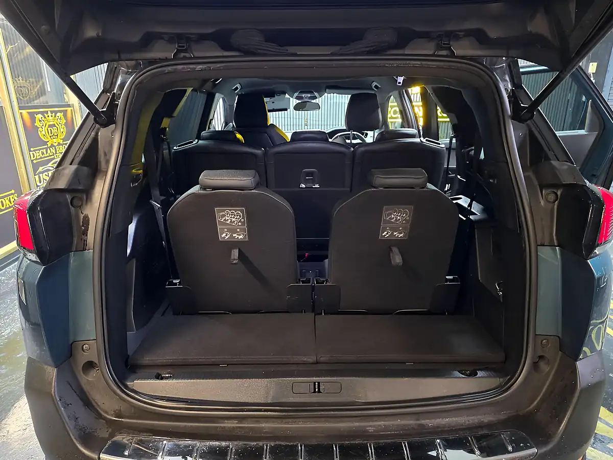 Used 2019 Peugeot 5008 GT Line Green - Interior and Exterior details 11