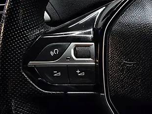 Used 2019 Peugeot 5008 GT Line Green - Interior and Exterior details 14