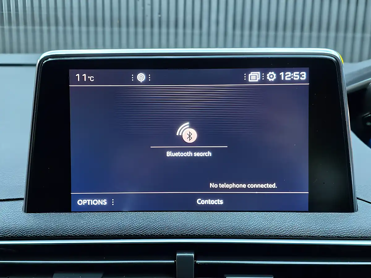 Used 2019 Peugeot 5008 GT Line Green - Interior and Exterior details 17