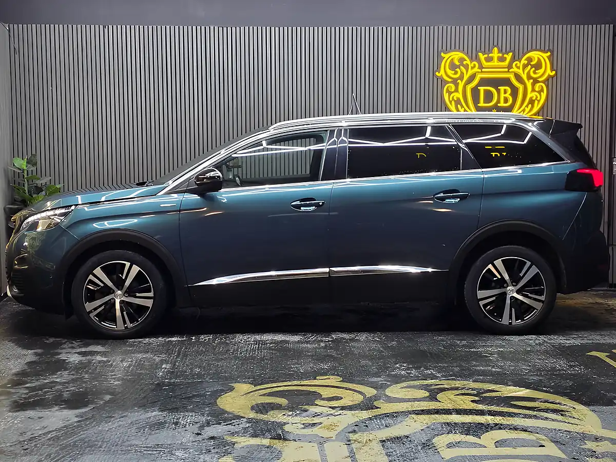 Used 2019 Peugeot 5008 GT Line Green - Interior and Exterior details 6