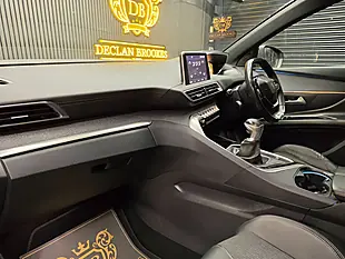 Used 2019 Peugeot 5008 GT Line Green - Interior and Exterior details 9