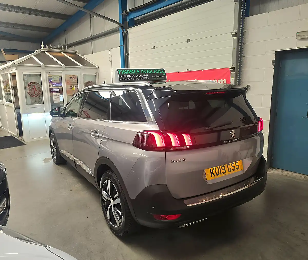 Used 2019 Peugeot 5008 GT Line Grey - Interior and Exterior details 9