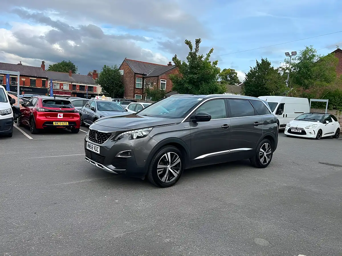 Used 2019 Peugeot 5008 GT Line Grey - Interior and Exterior details 2