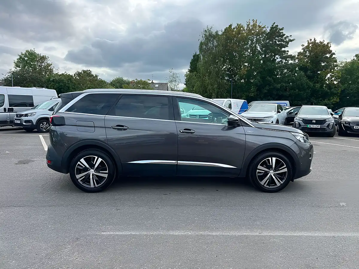 Used 2019 Peugeot 5008 GT Line Grey - Interior and Exterior details 4