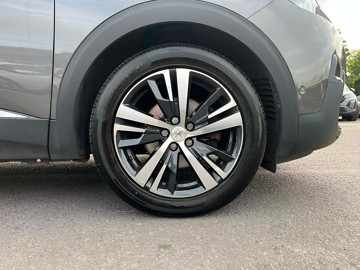 Used 2019 Peugeot 5008 GT Line Grey - Interior and Exterior details 5