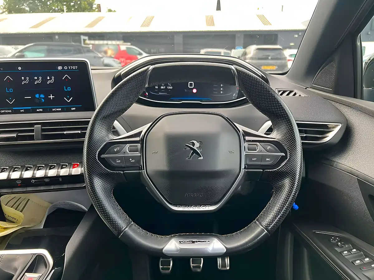 Used 2019 Peugeot 5008 GT Line Grey - Interior and Exterior details 7